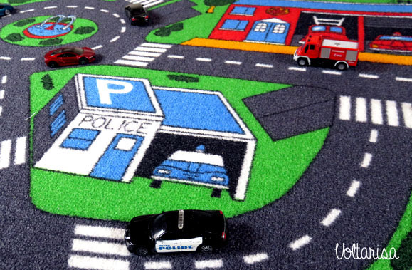 Policía en alfombra